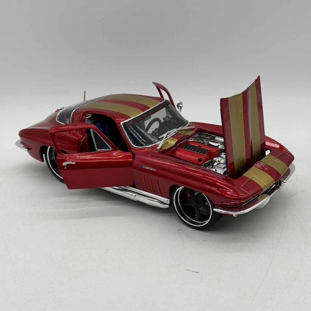 Maisto Pro Rodz 1965 Chevrolet Corvette 1/18 Red/Gold Racing Stripes Diecast Car